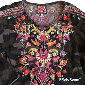 Johnny Was Ioana Camo Embroidered Thermal Long Sleeved Top SZ XL